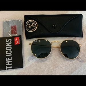 Ray Ban 3447 polarized round sunglasses.